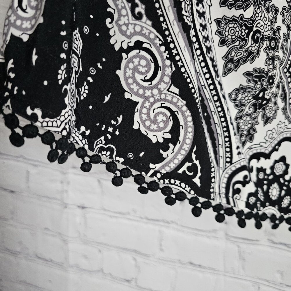 INC International Concepts Top M Black White Paisley Sleeveless Pom Pom Hem Trim - Picture 12 of 13